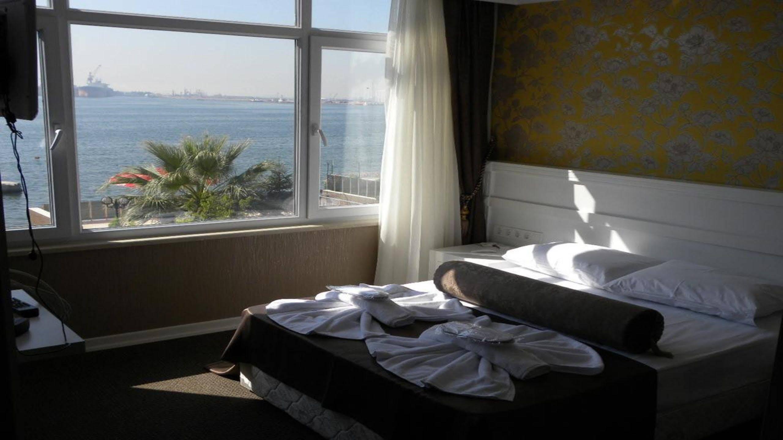 Blue Marine Hotel Sekerpinari Bagian luar foto